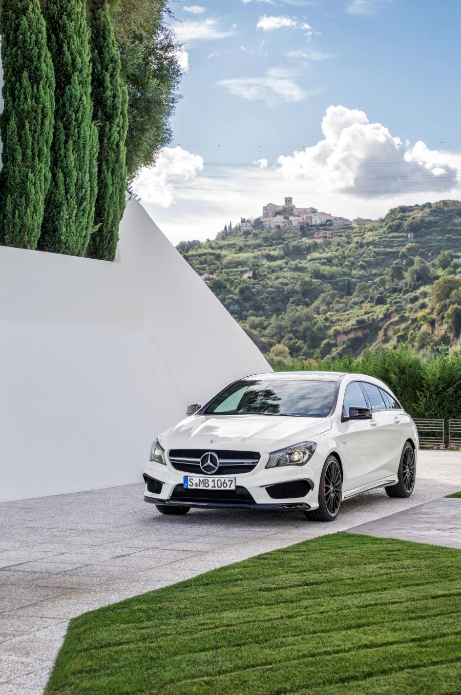  Mercedes-AMG CLA45 Shooting Brake 2015 года  (фото 29 из 32)